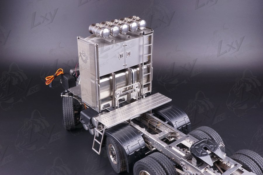 1:14 8×8 tractor chassis