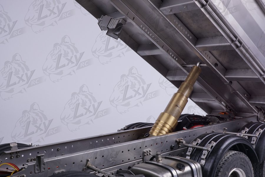 1:14 8×8 dump truck chassis