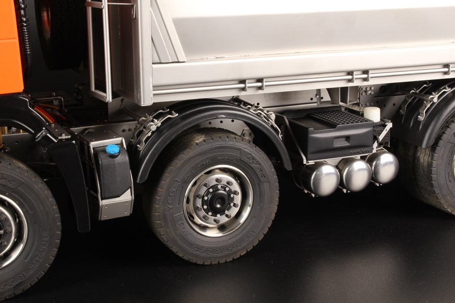 8×8 multifunctional matching chassis