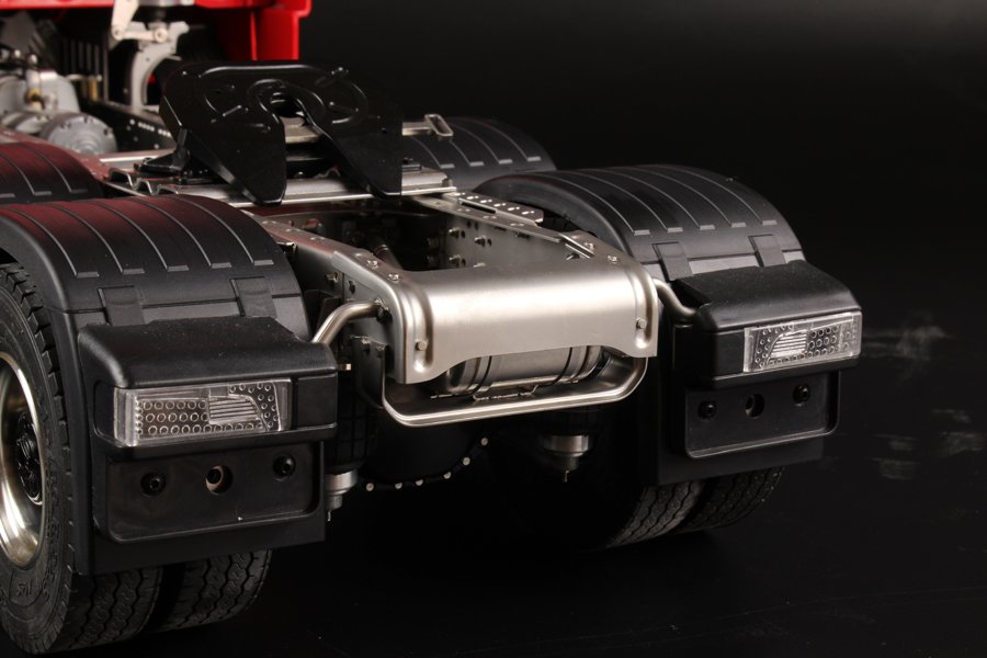 1:14 3 axle tractor chassis (2 steer)