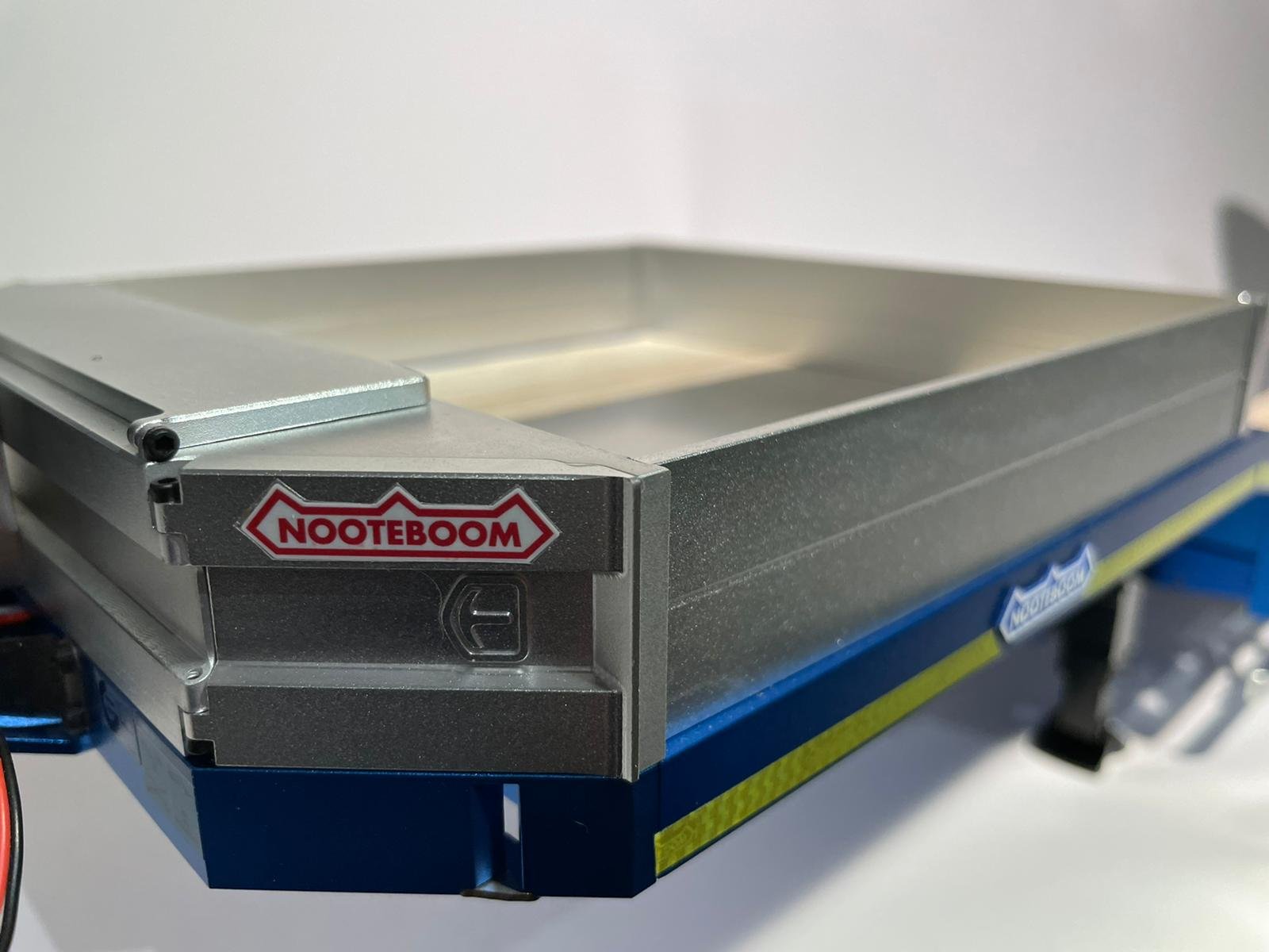 Nooxion Nooteboom trailer 3 Axle 1:14 low loader for Tamiya trucks