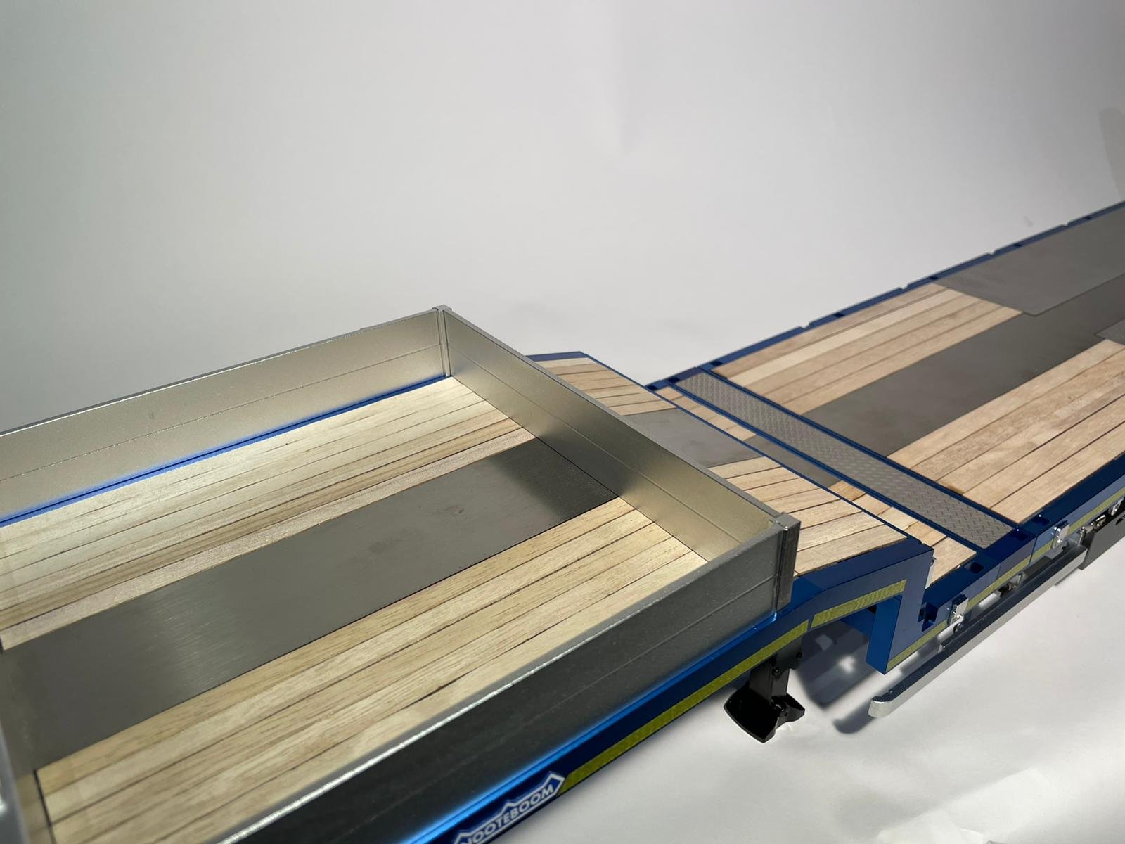 Nooxion Nooteboom trailer 3 Axle 1:14 low loader for Tamiya trucks