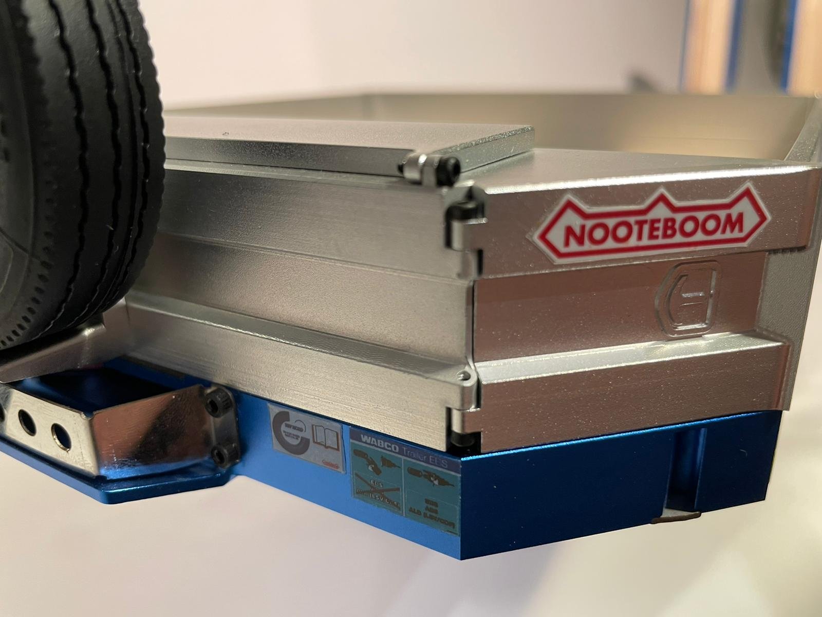 Nooxion Nooteboom trailer 3 Axle 1:14 low loader for Tamiya trucks