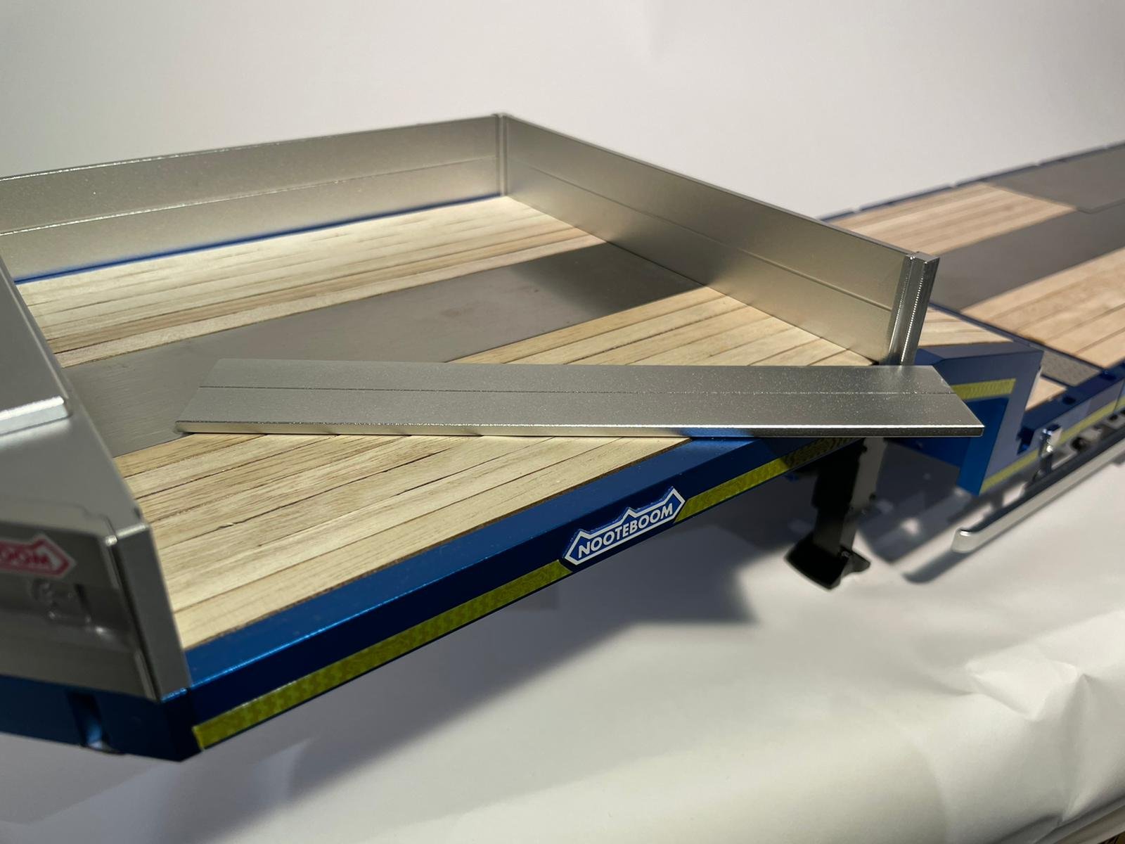 Nooxion Nooteboom trailer 3 Axle 1:14 low loader for Tamiya trucks