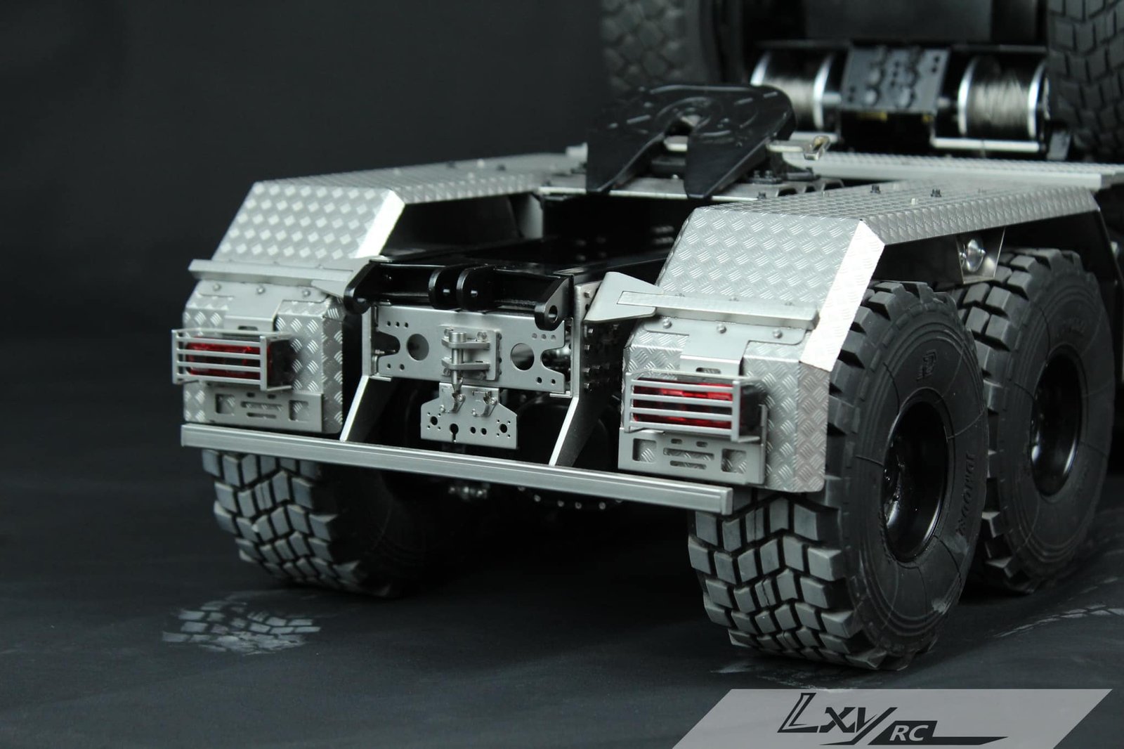 Benz 8×8 rescue truck BENZ-4663-RTR