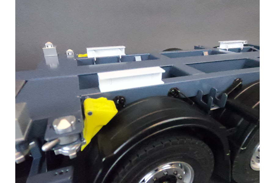 1/14 Broshuis MFCC container trailer