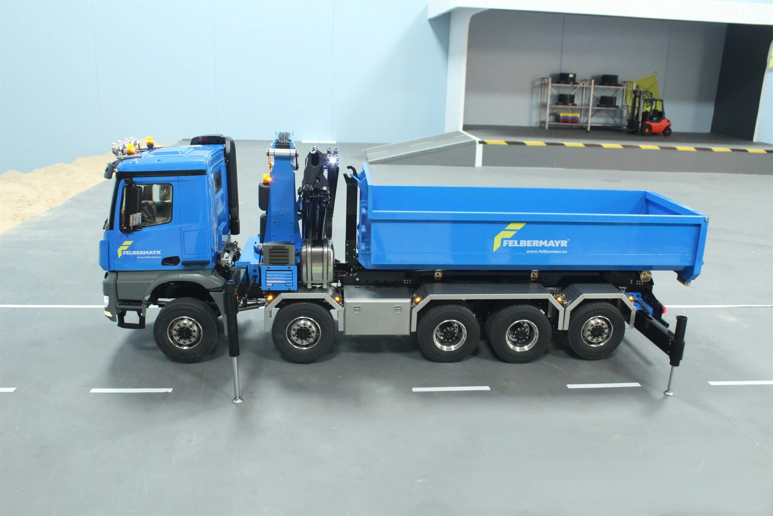 LXYRC 10x10 arocs crane loader roll on roll off