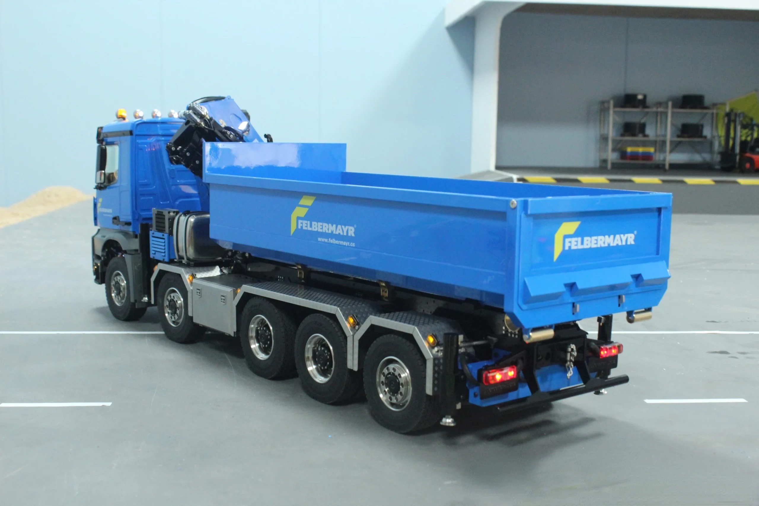 LXYRC 10x10 arocs crane loader roll on roll off