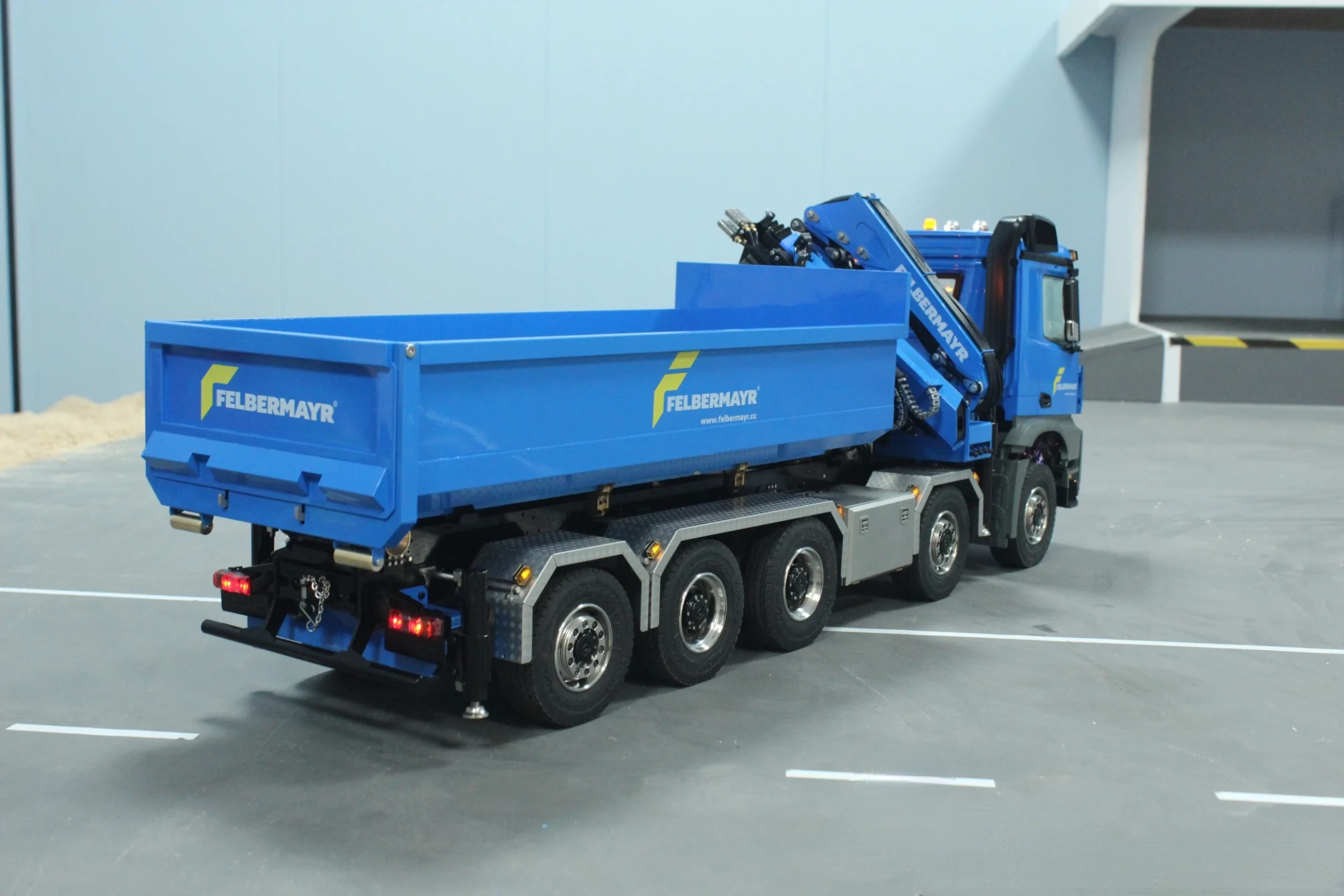 LXYRC 10x10 arocs crane loader roll on roll off