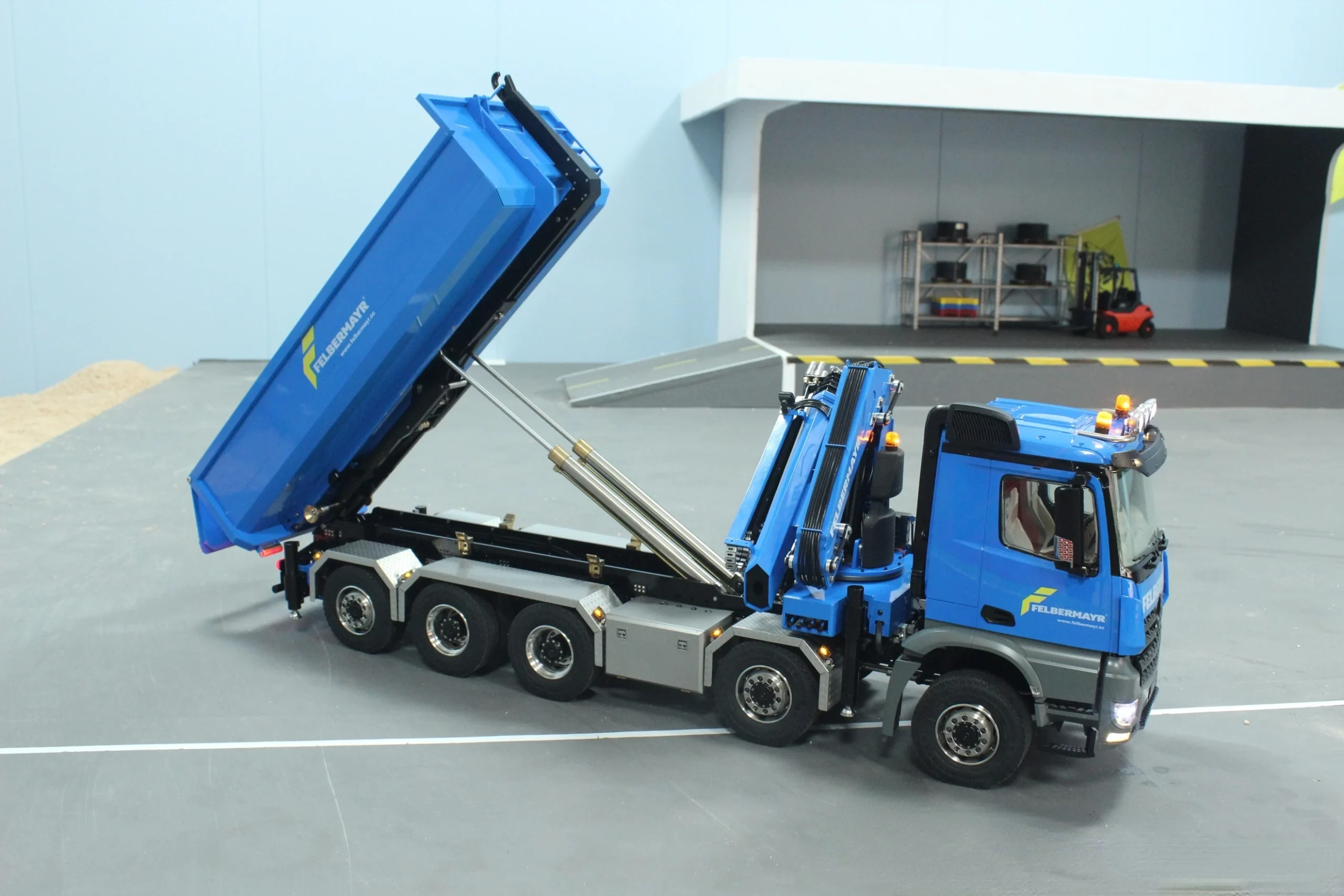 LXYRC 10x10 arocs crane loader roll on roll off