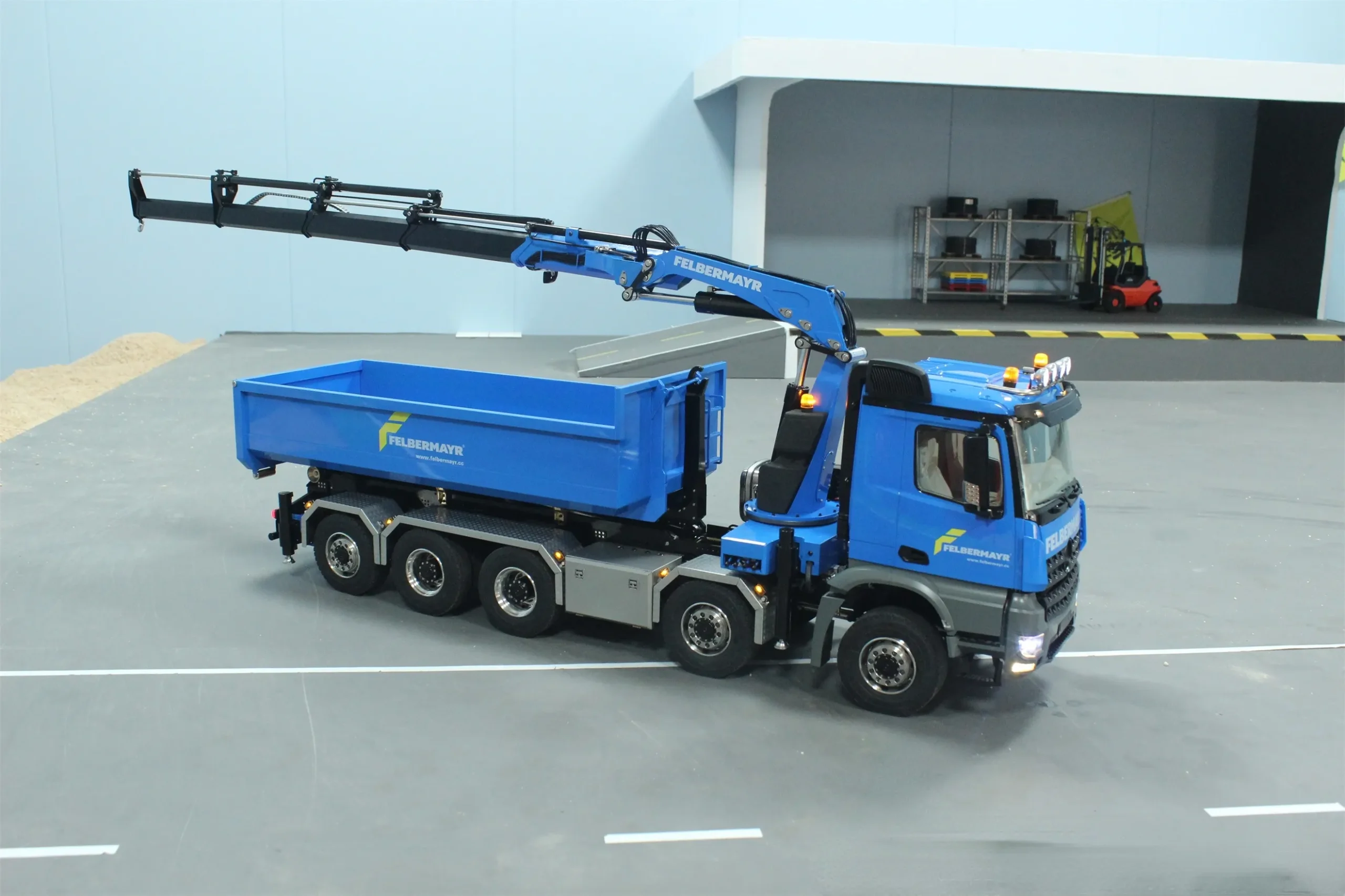 LXYRC 10x10 arocs crane loader roll on roll off